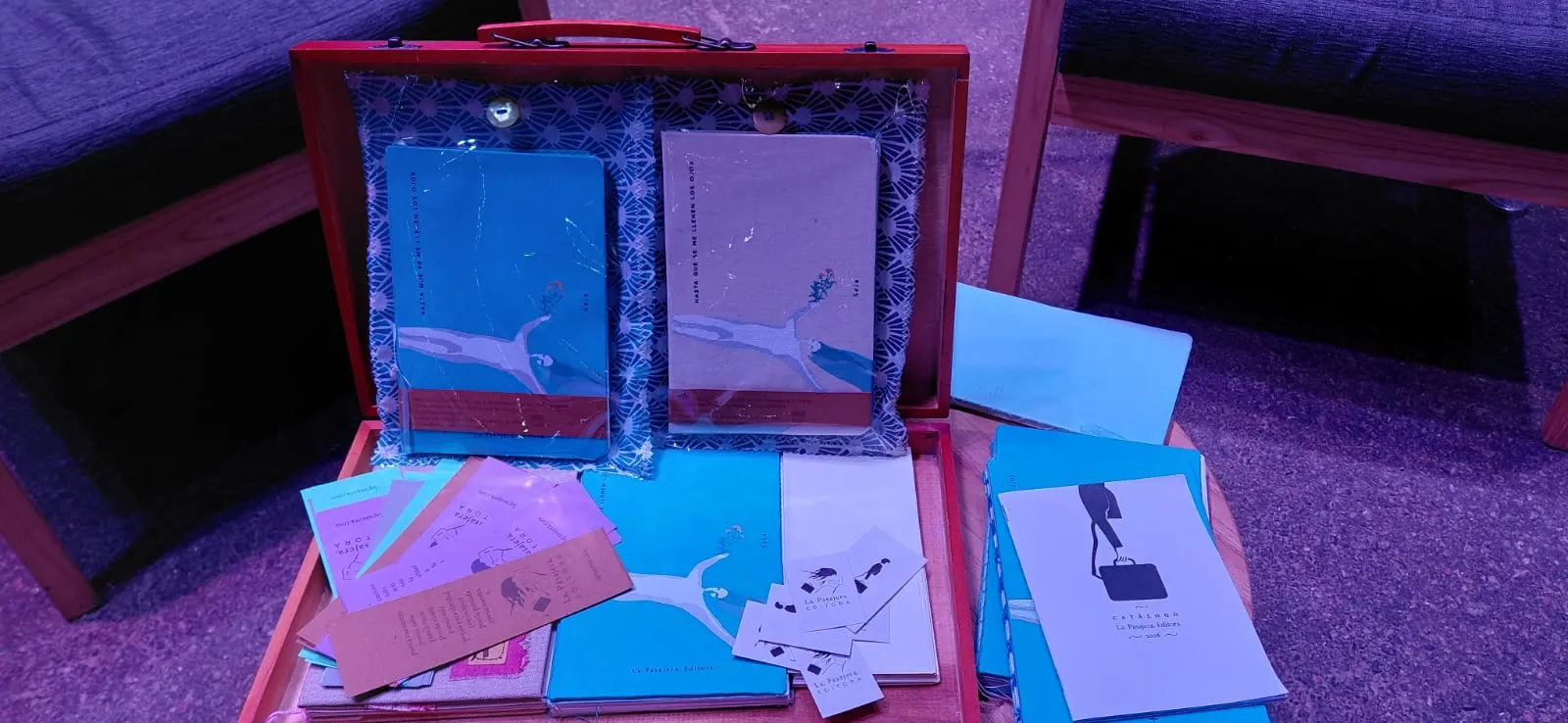 Los ejemplares de «Hasta que se me llenen los ojos» en la feria